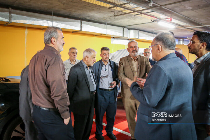 بازدید اعضای کمیسیون هوشمندسازی و حمل‌و‌نقل شورای شهر از پارکینگ‌های شهر اصفهان