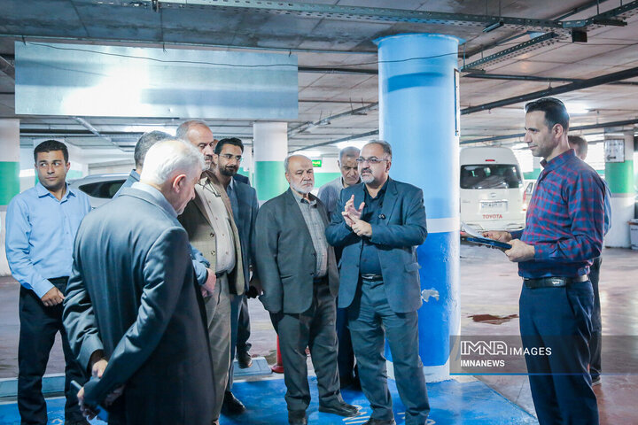 بازدید اعضای کمیسیون هوشمندسازی و حمل‌و‌نقل شورای شهر از پارکینگ‌های شهر اصفهان