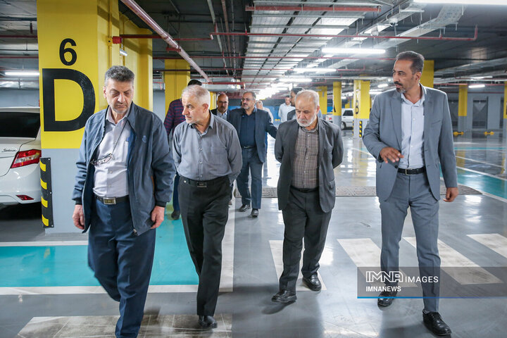 بازدید اعضای کمیسیون هوشمندسازی و حمل‌و‌نقل شورای شهر از پارکینگ‌های شهر اصفهان