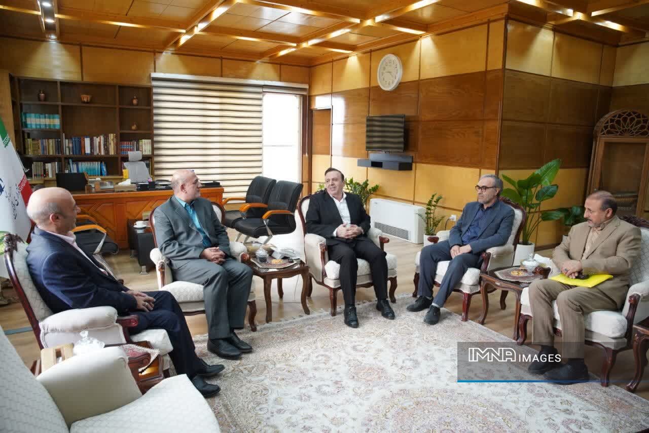 در نشست‌های وفاق ملی مسائل اساسی استان قزوین را شناسایی کردیم