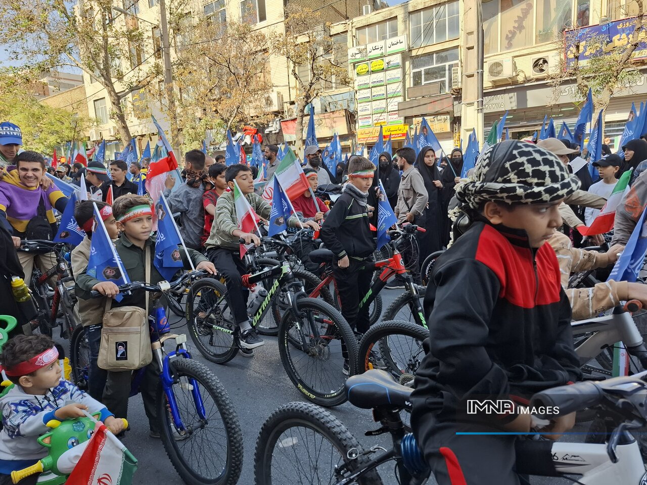 من‌هم جانفدای ایرانم!