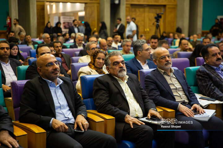 نشست فرصت‌های سرمایه‌گذاری شهرداری اصفهان