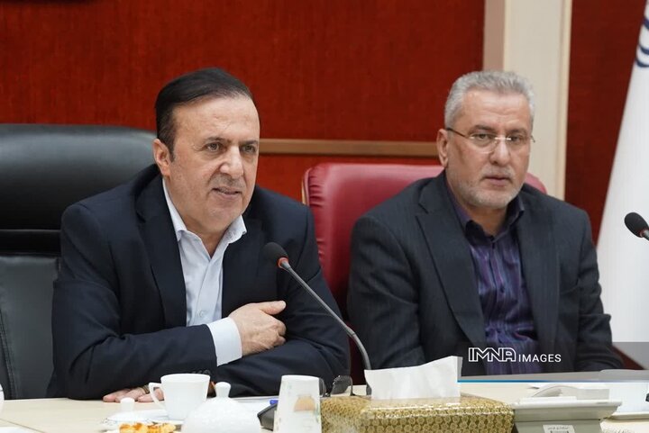 مشکلات تأمین زمین خانواده‌های شهدا و ایثارگران با جدیت پیگیری شود