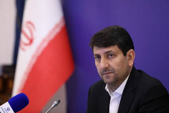 بازدید وزیر ارتباطات از نمایشگاه «قرار هشتم» مرکز رشد دانشگاه امام صادق(ع)