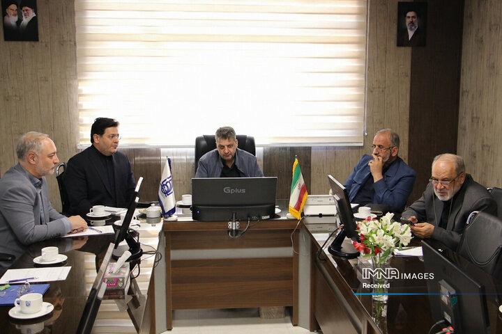 بازدید اعضای کمیسیون حمل و نقل و هوشمندسازی شورا از سازمان مدیریت حمل‌و‌نقل بار شهرداری