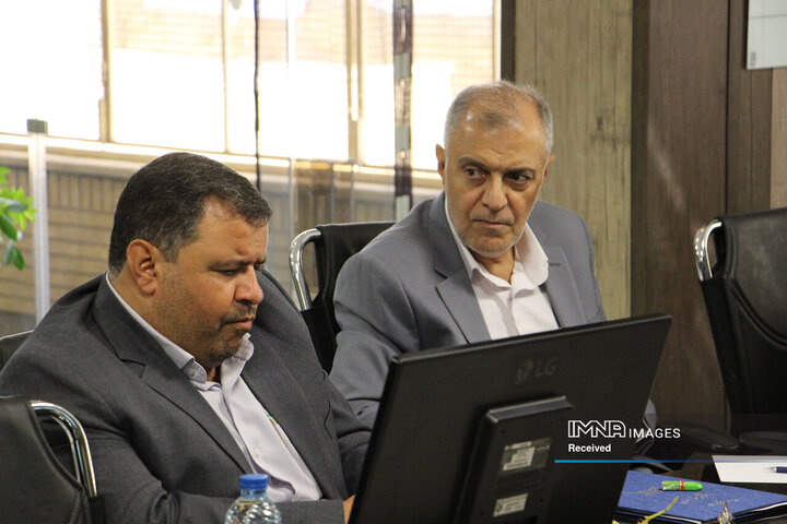 بازدید اعضای کمیسیون حمل و نقل و هوشمندسازی شورا از سازمان مدیریت حمل‌و‌نقل بار شهرداری