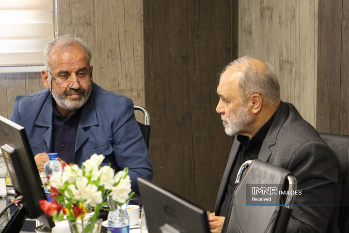بازدید اعضای کمیسیون حمل و نقل و هوشمندسازی شورا از سازمان مدیریت حمل‌و‌نقل بار شهرداری