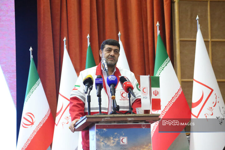 نجات ۷ هزار و ۲۵۰ نفر از زیر آوار در جنگ؛ روایت رئیس هلال‌احمر از عملکرد امدادگران