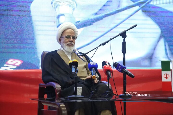 رشادت‌های امدادگران هلال‌احمر در روزهای جنگ در تاریخ ایران ماندگار می‌شود