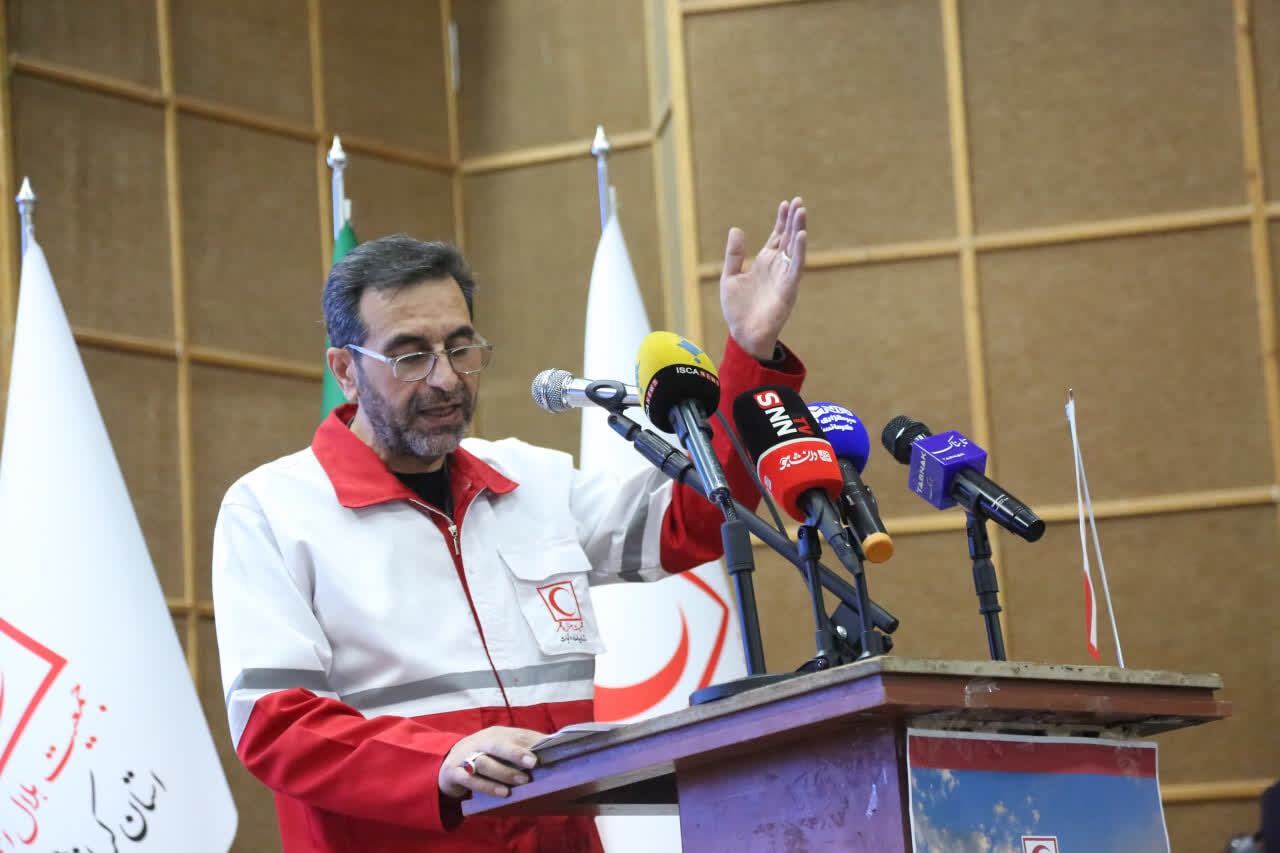 نجات ۷ هزار و ۲۵۰ نفر از زیر آوار در جنگ؛ روایت رئیس هلال‌احمر از عملکرد امدادگران
