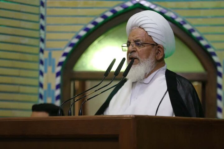 استقامت در مسیر حق و حفظ وحدت، ضرورت مقابله با فشارهای دشمن است