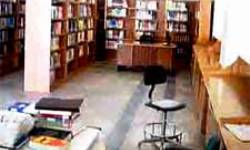 بازدید کارکنان شهرداری منطقه پنج اصفهان از کتابخانه مرکزی 
