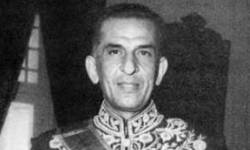 سالروز استعفاي جمشيد آموزگار از نخست وزيري در پي اعتراضات مردم