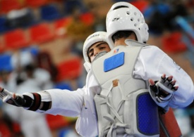 مدال برنز بر گردن جلال خدامی