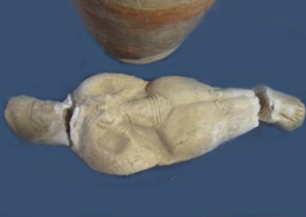 شیشه ویترین شکست، "الهه ایشتار" هم شکست + عکس