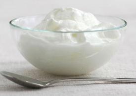 خوردن ماست همراه با غذا، عادتی غلط است