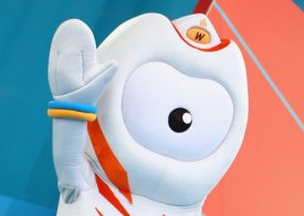 گزارش تصویری/ نماد عروسکی المپیک لندن، نماد صریح شیطان پرستی!