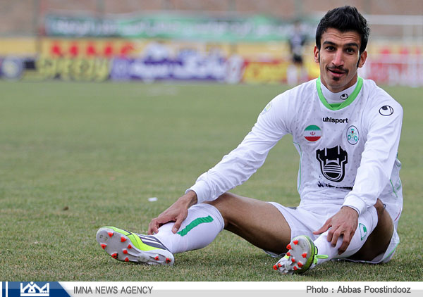 حسین ماهینی از باشگاه ذوب آهن شکایت کرد