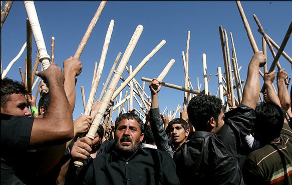 آیین سنتی مذهبی قالیشویان فین کاشان در مشهد اردهال برگزار شد
