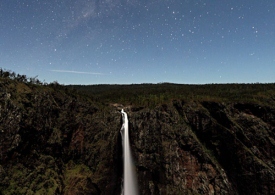 شهاب، ماه کمان و آبشار والامان؛ همه در یک تصویر