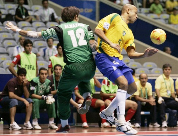 برزیل با شکست کلمبیا حریف اسپانیا در فینال شد