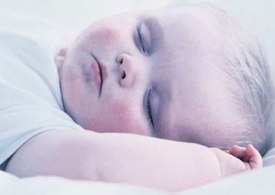 زياد بودن شيرمادر علت اصلي خواب آلودگي كودك است