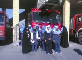 آموزش های ایمنی و آتش نشانی به دانش آموزان ارائه می شود