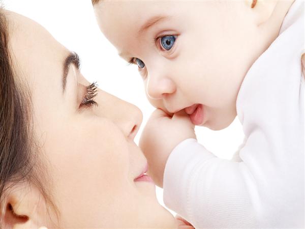 شیردهی قوی‌ترین پیوند عاطفی بین مادر و فرزند است - ایمنا