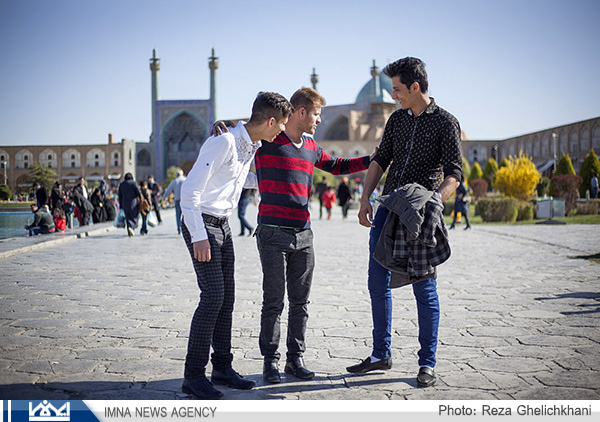 روزانه 250 هزار مسافر از میدان امام بازدید می کنند