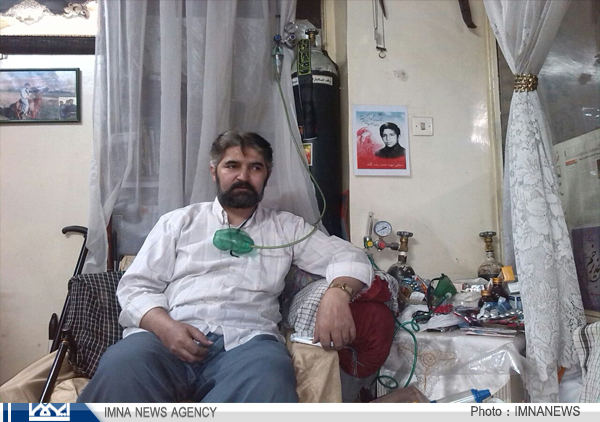 کپسول اکسیژن؛ برای من برکت جنگ است/ درد ما زمانی است که علم شهدا بر زمین افتاده باشد