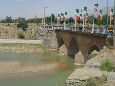پس از سال‌ها انتظار آب در رودخانه اناربار گلپایگان جاری شد+تصاویر