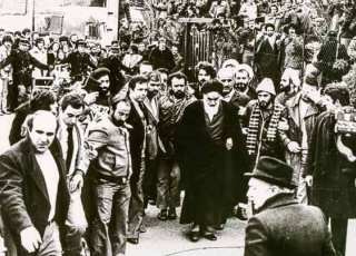 امام خمینی (ره) با كمترین هزینه و بیشترین قدرت، رژیم 2500 ساله شاهنشاهی را برکنار کرد