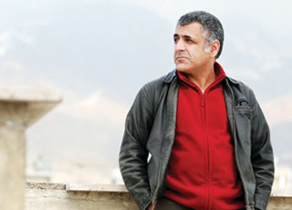 مانی حقیقی کارگردان «پنجاه كيلو آلبالو » شد