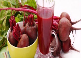 با خوردن روزی یک لیوان آب چغندر فشار خون و دیابت را کنترل کنید