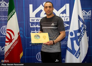 در فوتبال ایران باید دنده پهن باشی!/ از بچگی در آرزوی دستکش طلا هستم