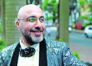 من رضا عطاران هستم!