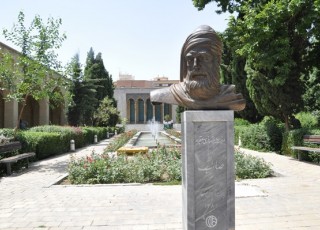 نامدارترین شاعر عهد صفوی/کشف قبر صائب توسط جلال الدین همایی