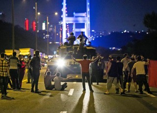 ايران؛ حمايت از اردوغان، هوشياري در مرزها