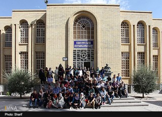 نگاه فارسی‌آموزان جهان از سفر به نصف‌جهان