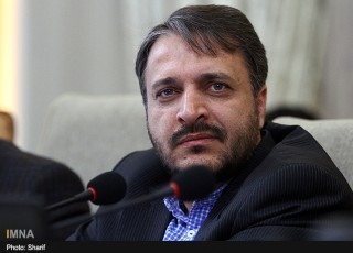 کارگروه ملی حوضه آبریز زاینده رود در سطح دولت و مجلس تشکیل شود