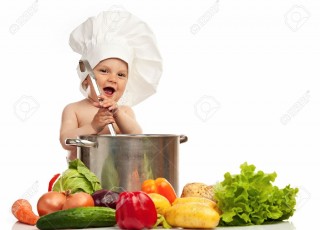 در تغذیه کودک بیشتر از غذاهای با طبع گرم استفاده شود