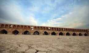 سی و سه پل ترک نخورده است/ تشکیل کمیته پایش پل های تاریخی در اصفهان