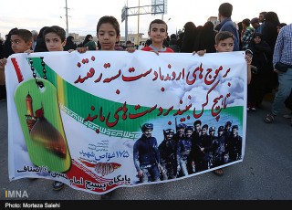 نگاه آمریکایی ها به تشییع جنازه شهدای غواص در ایران