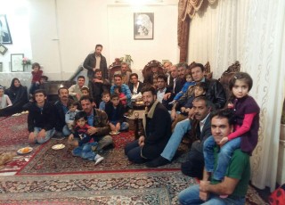 شب نشینی ها در گذشته مختص مردان بود/فامیل دسته جمعی با اتوبوس به منزل یکدیگر می روند