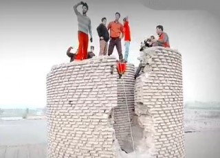 چالش مانکن در بناهای تاریخی/ منار گار، بنایی مهجور در روستای گار