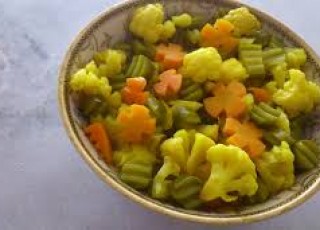 افراط در خوردن خوراکی‌های ترش برای دستگاه تنفسی و عصبی زیانبار است