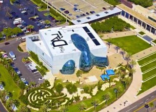 گشتی در موزه سالوادور دالی به بهانه سالروز درگذشتش