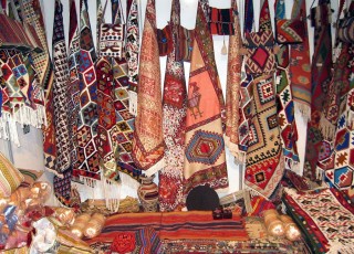 احیاء روابط فرهنگی و دوستانه ایران و هند در آئینه صنایع دستی و هنرهای سنتی