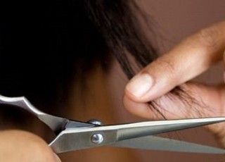 جوشانده گل بابونه و گل ختمى، برای درمان موخوره مفید است/ شست و شوى موها با آب داغ ممنوع