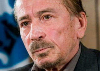 تجلیل از استاد «مهدی دهباشی» در دومین همایش مکتب فلسفی اصفهان